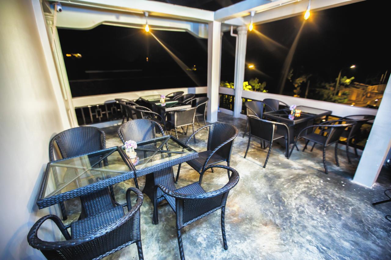 The Share Phnom Penh Hostel Exterior photo