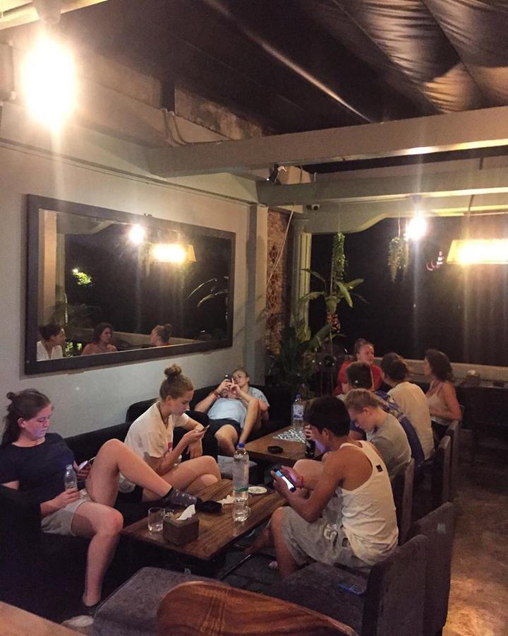 The Share Phnom Penh Hostel Exterior photo